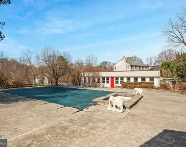 326 Walker Road - Photo Thumbnail 43