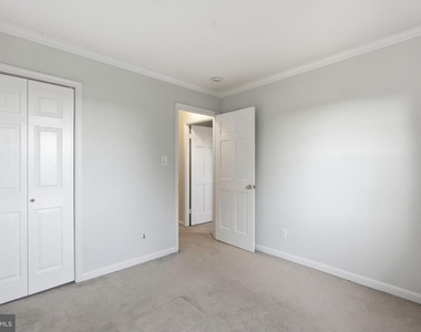 10429 Red Granite Terrace - Photo Thumbnail 24