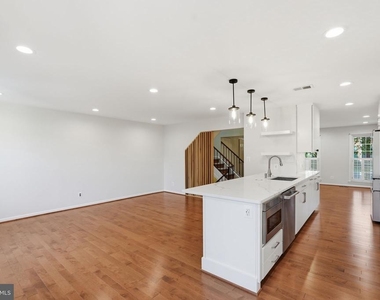10429 Red Granite Terrace - Photo Thumbnail 7