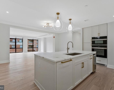 6718 Lowell Avenue - Photo Thumbnail 15