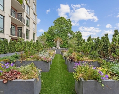 6718 Lowell Avenue - Photo Thumbnail 38