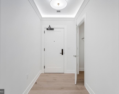 6718 Lowell Avenue - Photo Thumbnail 11