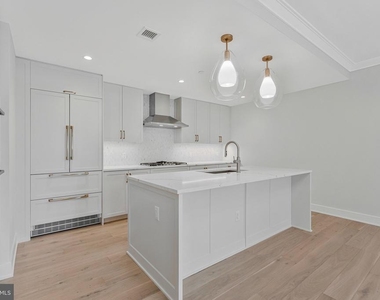 6718 Lowell Avenue - Photo Thumbnail 19