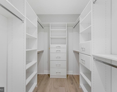 6718 Lowell Avenue - Photo Thumbnail 29