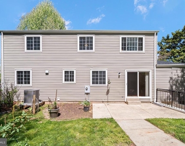 1103 Burwick Drive - Photo Thumbnail 5