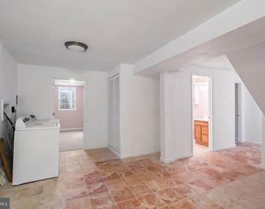 1103 Burwick Drive - Photo Thumbnail 7