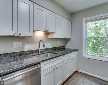 3374 Breckenridge Court - Photo Thumbnail 8