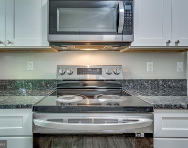 3374 Breckenridge Court - Photo Thumbnail 10