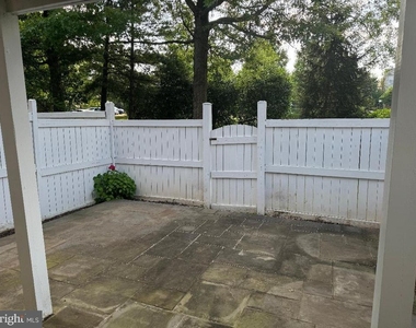 12097 Edgemere Circle - Photo Thumbnail 10