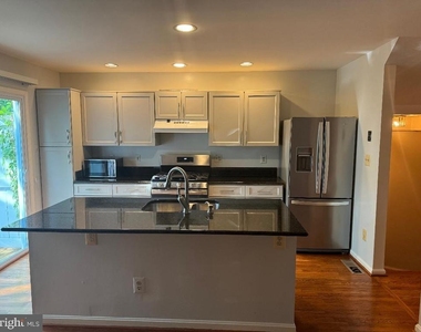 12097 Edgemere Circle - Photo Thumbnail 1