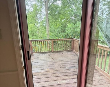 328 Tudor Drive - Photo Thumbnail 14