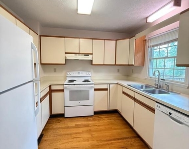 328 Tudor Drive - Photo Thumbnail 13