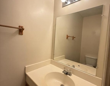 328 Tudor Drive - Photo Thumbnail 7
