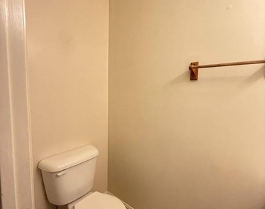 328 Tudor Drive - Photo Thumbnail 8