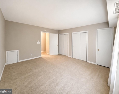 3830 Lyndhurst Drive - Photo Thumbnail 13