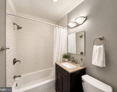3830 Lyndhurst Drive - Photo Thumbnail 11