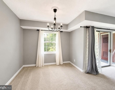 3830 Lyndhurst Drive - Photo Thumbnail 4