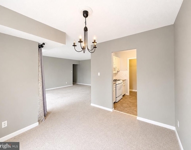 3830 Lyndhurst Drive - Photo Thumbnail 5