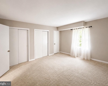 3830 Lyndhurst Drive - Photo Thumbnail 12