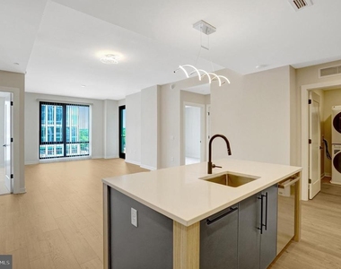 255 W Falls Station Boulevard - Photo Thumbnail 3