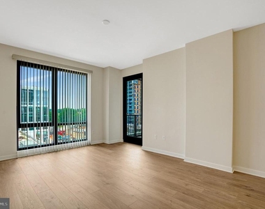 255 W Falls Station Boulevard - Photo Thumbnail 11