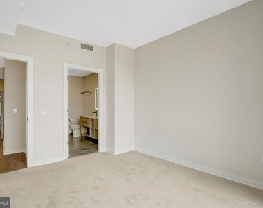 255 W Falls Station Boulevard - Photo Thumbnail 25