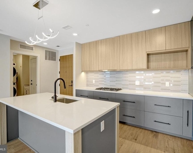 255 W Falls Station Boulevard - Photo Thumbnail 2