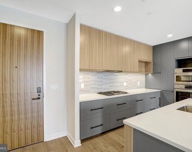 255 W Falls Station Boulevard - Photo Thumbnail 5