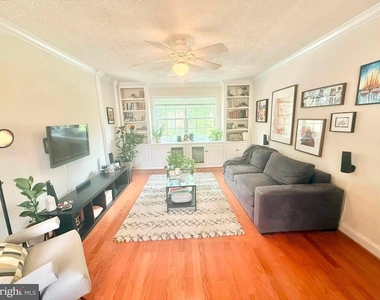 1616 W Abingdon Drive W - Photo Thumbnail 2