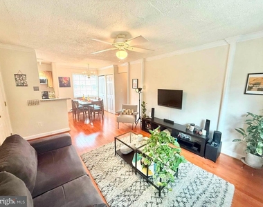 1616 W Abingdon Drive W - Photo Thumbnail 3