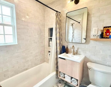 1616 W Abingdon Drive W - Photo Thumbnail 6