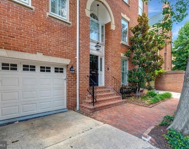 303 S Union Street - Photo Thumbnail 3
