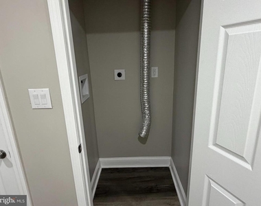 141 S 57th Street - Photo Thumbnail 13