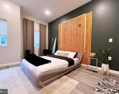 1621 Ridge Avenue - Photo Thumbnail 5