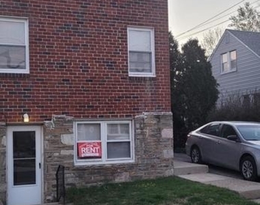 7712 Watson Street - Photo Thumbnail 6