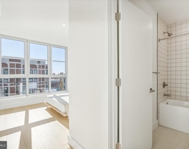 2406 Frankford Avenue - Photo Thumbnail 11