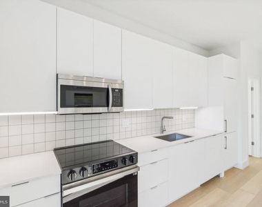 2406 Frankford Avenue - Photo Thumbnail 8