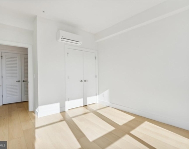 2406 Frankford Avenue - Photo Thumbnail 15