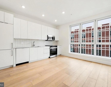 2406 Frankford Avenue - Photo Thumbnail 8