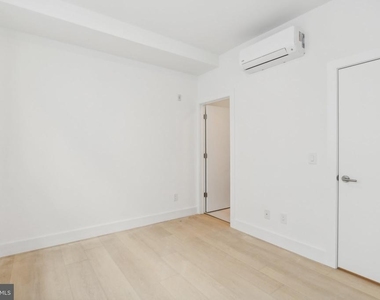 2406 Frankford Avenue - Photo Thumbnail 12