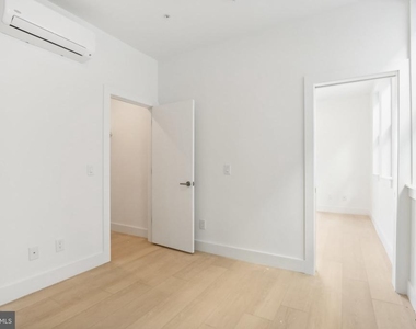 2406 Frankford Avenue - Photo Thumbnail 15