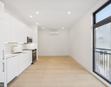 2406 Frankford Avenue - Photo Thumbnail 9