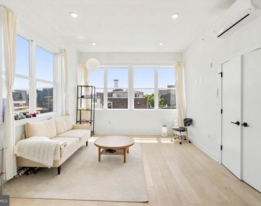 2525 Frankford Avenue - Photo Thumbnail 1