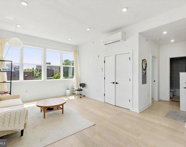 2525 Frankford Avenue - Photo Thumbnail 3