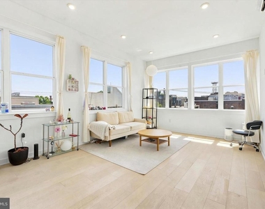 2525 Frankford Avenue - Photo Thumbnail 2