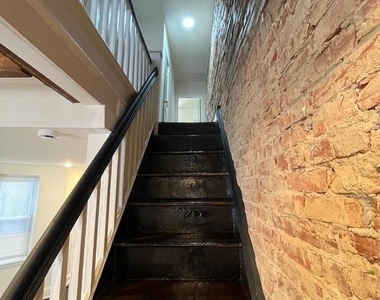 5852 Osage Avenue - Photo Thumbnail 11