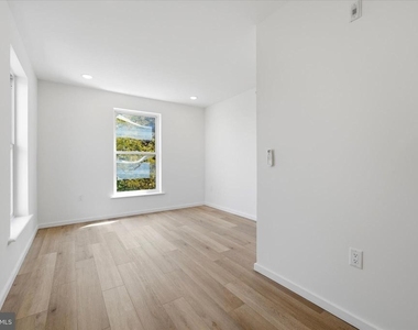 627 N 16th Street - Photo Thumbnail 8