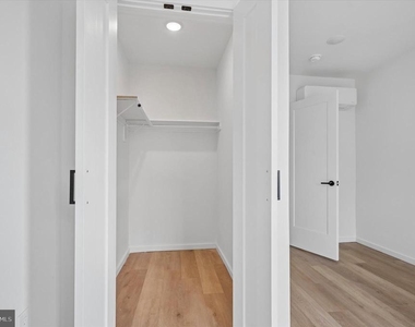 627 N 16th Street - Photo Thumbnail 9
