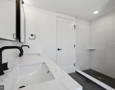 627 N 16th Street - Photo Thumbnail 7