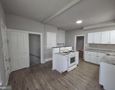 5109 Knox Street - Photo Thumbnail 9